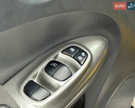 Белый Ниссан Жук, объемом двигателя 1.6 л и пробегом 35 тыс. км за 14800 $, фото 45 на Automoto.ua