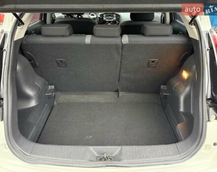 Белый Ниссан Жук, объемом двигателя 1.6 л и пробегом 35 тыс. км за 14800 $, фото 49 на Automoto.ua