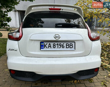 Белый Ниссан Жук, объемом двигателя 1.6 л и пробегом 203 тыс. км за 12500 $, фото 4 на Automoto.ua