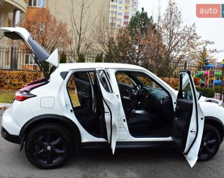 Белый Ниссан Жук, объемом двигателя 1.6 л и пробегом 39 тыс. км за 12400 $, фото 14 на Automoto.ua