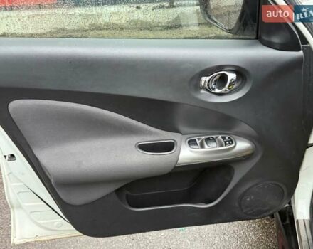 Белый Ниссан Жук, объемом двигателя 1.6 л и пробегом 35 тыс. км за 14800 $, фото 27 на Automoto.ua