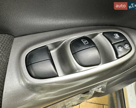 Белый Ниссан Жук, объемом двигателя 1.6 л и пробегом 203 тыс. км за 12500 $, фото 10 на Automoto.ua