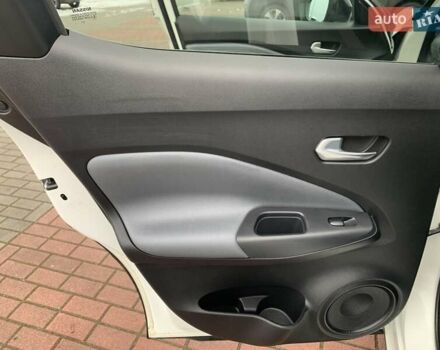 Белый Ниссан Жук, объемом двигателя 1 л и пробегом 39 тыс. км за 18500 $, фото 36 на Automoto.ua