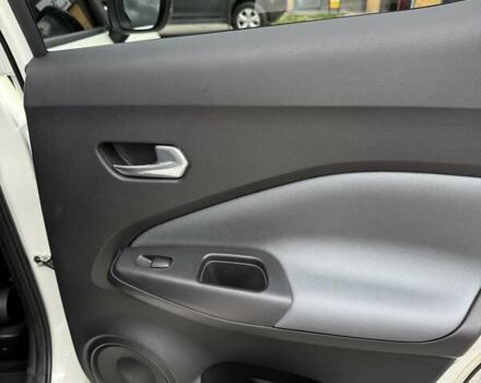 Белый Ниссан Жук, объемом двигателя 1 л и пробегом 26 тыс. км за 21500 $, фото 16 на Automoto.ua