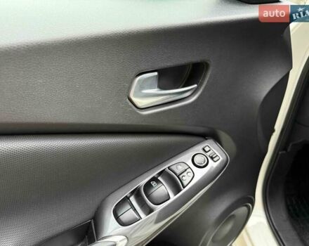 Белый Ниссан Жук, объемом двигателя 1 л и пробегом 61 тыс. км за 18900 $, фото 11 на Automoto.ua