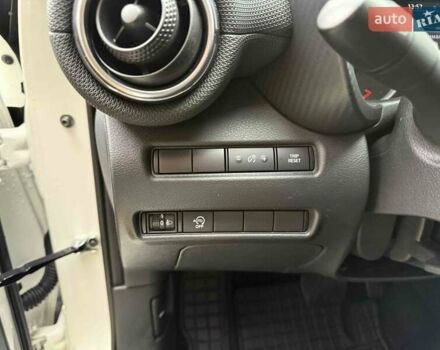 Белый Ниссан Жук, объемом двигателя 1 л и пробегом 61 тыс. км за 18900 $, фото 15 на Automoto.ua