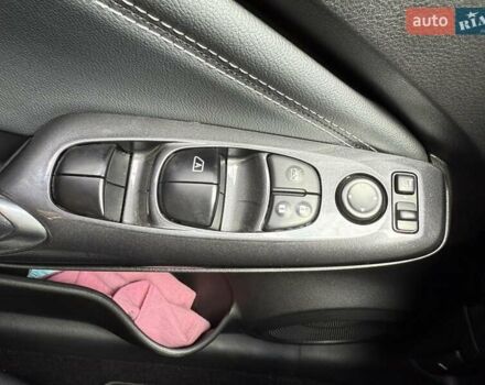 Белый Ниссан Жук, объемом двигателя 1 л и пробегом 26 тыс. км за 21500 $, фото 17 на Automoto.ua