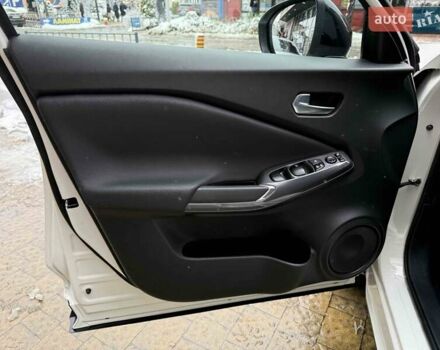 Белый Ниссан Жук, объемом двигателя 1 л и пробегом 61 тыс. км за 18900 $, фото 10 на Automoto.ua