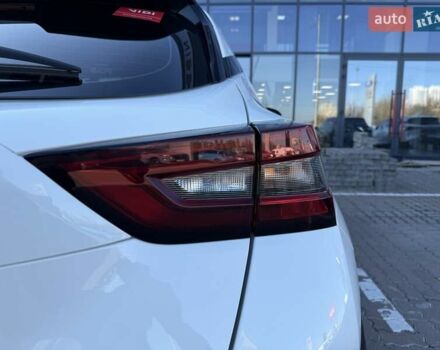 Белый Ниссан Жук, объемом двигателя 1 л и пробегом 55 тыс. км за 18469 $, фото 10 на Automoto.ua