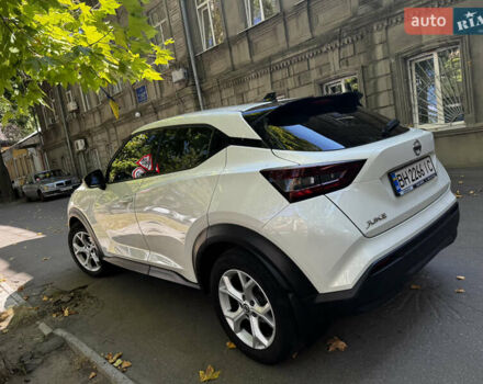 Белый Ниссан Жук, объемом двигателя 1 л и пробегом 63 тыс. км за 20450 $, фото 2 на Automoto.ua