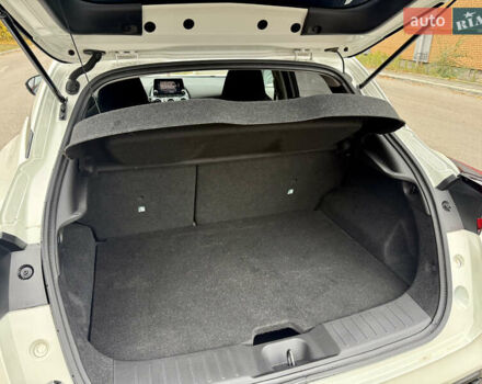 Белый Ниссан Жук, объемом двигателя 1 л и пробегом 53 тыс. км за 21300 $, фото 15 на Automoto.ua