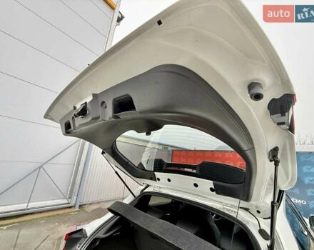 Белый Ниссан Жук, объемом двигателя 1 л и пробегом 7 тыс. км за 22500 $, фото 83 на Automoto.ua