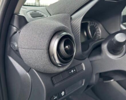 Білий Ніссан Жук, об'ємом двигуна 0 л та пробігом 0 тис. км за 25043 $, фото 9 на Automoto.ua