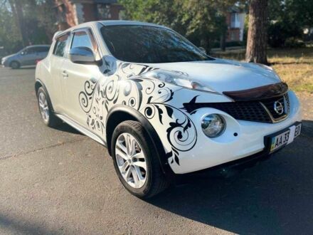 Белый Ниссан Жук, объемом двигателя 1.6 л и пробегом 80 тыс. км за 14000 $, фото 1 на Automoto.ua