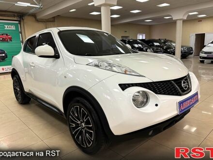Белый Ниссан Жук, объемом двигателя 1.6 л и пробегом 141 тыс. км за 10900 $, фото 1 на Automoto.ua