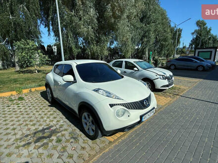 Белый Ниссан Жук, объемом двигателя 1.6 л и пробегом 145 тыс. км за 10300 $, фото 1 на Automoto.ua