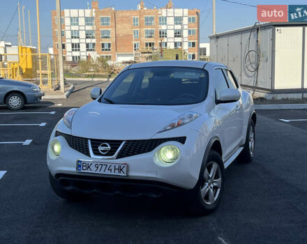 Белый Ниссан Жук, объемом двигателя 1.6 л и пробегом 233 тыс. км за 7300 $, фото 1 на Automoto.ua