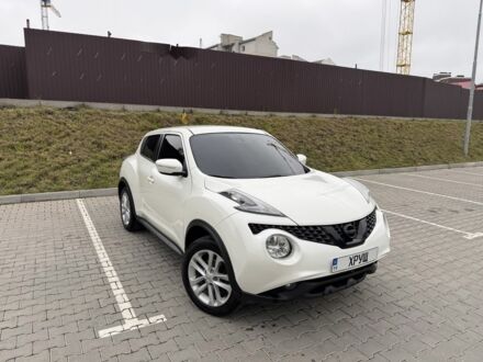 Ніссан Жук 2017 у Тернополі на Automoto.ua Білий Ніссан Жук, об'ємом двигуна 1.6 л та пробігом 136 тис. км за 13500 $, фото 1 на Automoto.ua