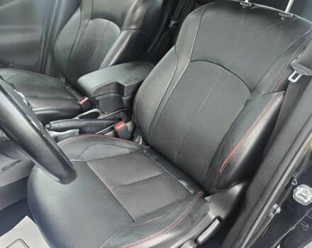 Черный Ниссан Жук, объемом двигателя 1.6 л и пробегом 72 тыс. км за 8900 $, фото 8 на Automoto.ua