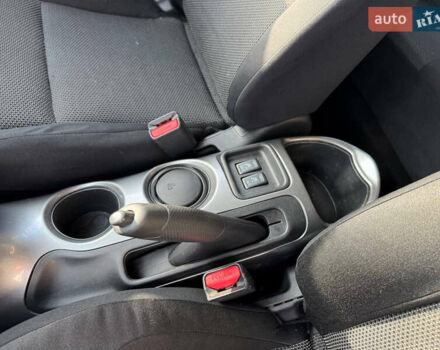 Черный Ниссан Жук, объемом двигателя 1.6 л и пробегом 187 тыс. км за 7700 $, фото 14 на Automoto.ua