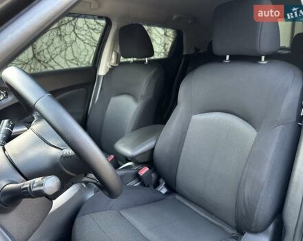 Черный Ниссан Жук, объемом двигателя 1.6 л и пробегом 117 тыс. км за 9900 $, фото 32 на Automoto.ua