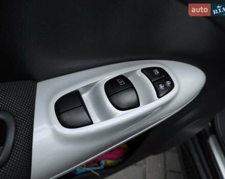 Черный Ниссан Жук, объемом двигателя 1.5 л и пробегом 240 тыс. км за 9000 $, фото 14 на Automoto.ua