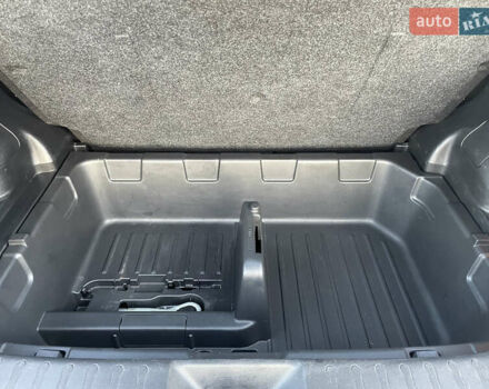 Черный Ниссан Жук, объемом двигателя 1.5 л и пробегом 133 тыс. км за 12985 $, фото 4 на Automoto.ua