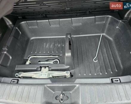 Черный Ниссан Жук, объемом двигателя 1.6 л и пробегом 105 тыс. км за 9499 $, фото 115 на Automoto.ua