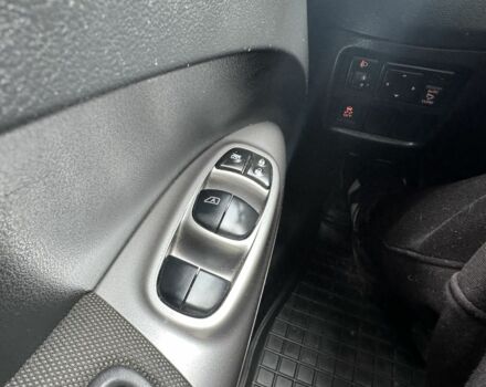 Черный Ниссан Жук, объемом двигателя 1.5 л и пробегом 188 тыс. км за 9700 $, фото 11 на Automoto.ua