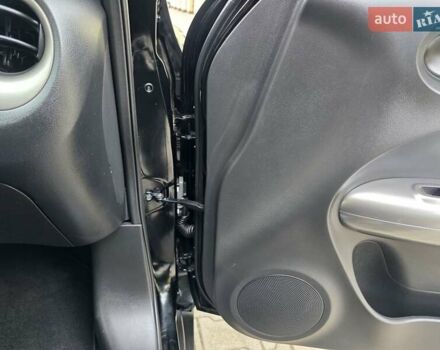 Черный Ниссан Жук, объемом двигателя 1.6 л и пробегом 105 тыс. км за 9499 $, фото 83 на Automoto.ua