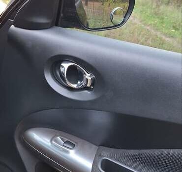 Черный Ниссан Жук, объемом двигателя 1.6 л и пробегом 170 тыс. км за 11000 $, фото 5 на Automoto.ua