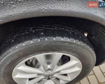 Черный Ниссан Жук, объемом двигателя 1.6 л и пробегом 237 тыс. км за 10900 $, фото 12 на Automoto.ua