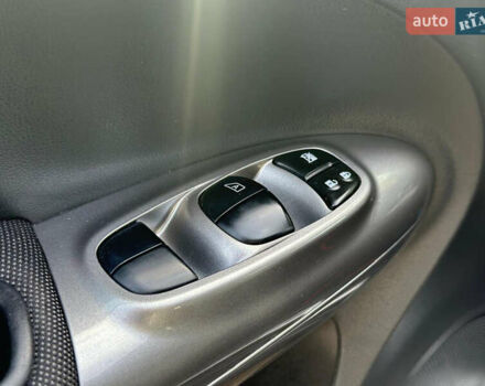 Черный Ниссан Жук, объемом двигателя 1.6 л и пробегом 145 тыс. км за 10600 $, фото 19 на Automoto.ua