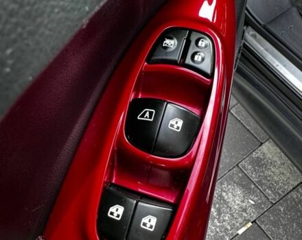 Черный Ниссан Жук, объемом двигателя 1.6 л и пробегом 184 тыс. км за 10500 $, фото 9 на Automoto.ua