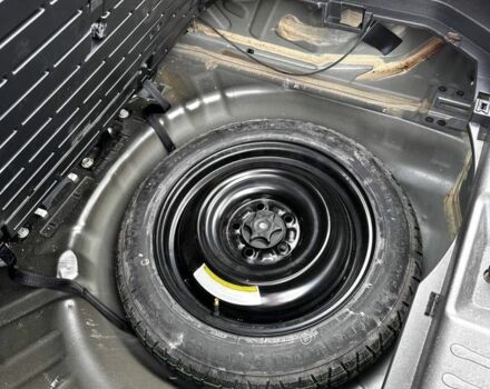 Черный Ниссан Жук, объемом двигателя 1.6 л и пробегом 184 тыс. км за 10500 $, фото 13 на Automoto.ua