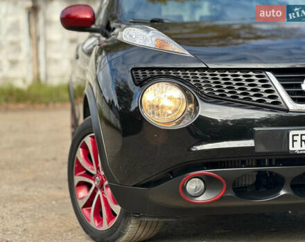 Черный Ниссан Жук, объемом двигателя 1.6 л и пробегом 145 тыс. км за 10600 $, фото 3 на Automoto.ua