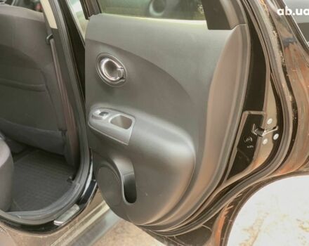 Черный Ниссан Жук, объемом двигателя 1.6 л и пробегом 100 тыс. км за 13590 $, фото 18 на Automoto.ua