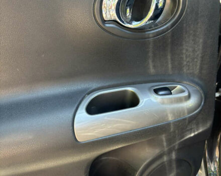 Черный Ниссан Жук, объемом двигателя 1.6 л и пробегом 75 тыс. км за 12700 $, фото 11 на Automoto.ua