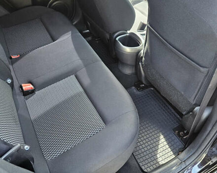 Черный Ниссан Жук, объемом двигателя 1.6 л и пробегом 120 тыс. км за 13333 $, фото 9 на Automoto.ua