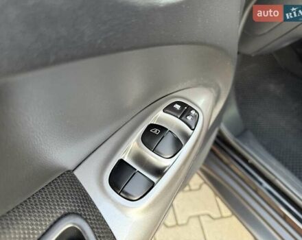 Чорний Ніссан Жук, об'ємом двигуна 1.6 л та пробігом 48 тис. км за 12999 $, фото 38 на Automoto.ua