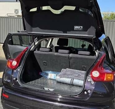 Фиолетовый Ниссан Жук, объемом двигателя 1.6 л и пробегом 160 тыс. км за 10500 $, фото 4 на Automoto.ua