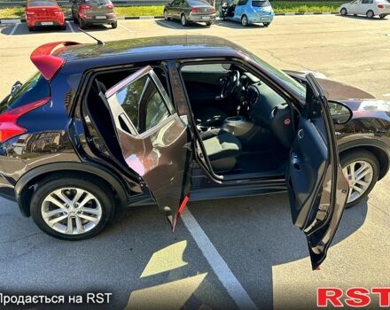 Фиолетовый Ниссан Жук, объемом двигателя 1.6 л и пробегом 109 тыс. км за 12000 $, фото 3 на Automoto.ua