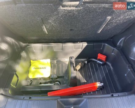 Коричневый Ниссан Жук, объемом двигателя 1.5 л и пробегом 235 тыс. км за 9100 $, фото 17 на Automoto.ua