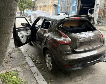 Коричневий Ніссан Жук, об'ємом двигуна 1.6 л та пробігом 133 тис. км за 4100 $, фото 8 на Automoto.ua