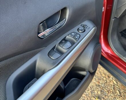 Красный Ниссан Жук, объемом двигателя 1.6 л и пробегом 82 тыс. км за 14700 $, фото 7 на Automoto.ua