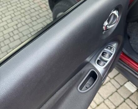 Красный Ниссан Жук, объемом двигателя 1.6 л и пробегом 99 тыс. км за 9887 $, фото 16 на Automoto.ua