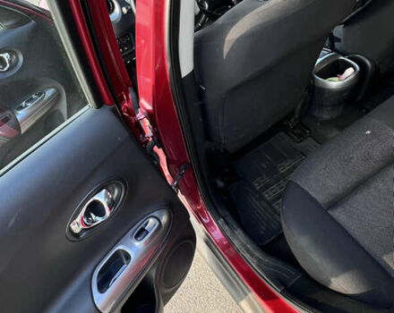 Красный Ниссан Жук, объемом двигателя 1.6 л и пробегом 61 тыс. км за 12500 $, фото 6 на Automoto.ua