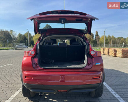 Красный Ниссан Жук, объемом двигателя 1.5 л и пробегом 239 тыс. км за 8600 $, фото 5 на Automoto.ua