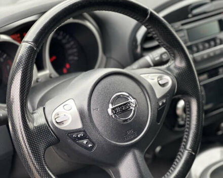 Красный Ниссан Жук, объемом двигателя 1.6 л и пробегом 130 тыс. км за 9999 $, фото 10 на Automoto.ua