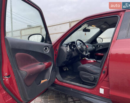 Красный Ниссан Жук, объемом двигателя 1.6 л и пробегом 147 тыс. км за 10500 $, фото 10 на Automoto.ua